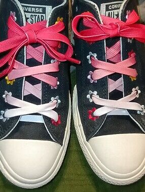Converse Womens Black Floral-Embroidered Low Top Sneakers Sz 9 Women's